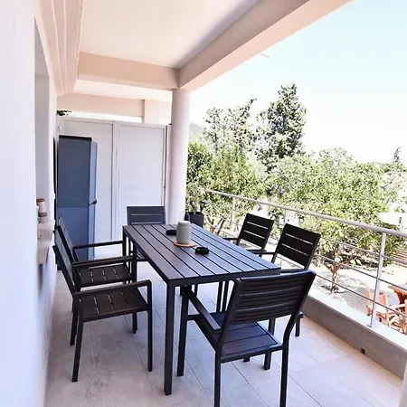 펜션 Adams 2 PalaiónTsiflíkion