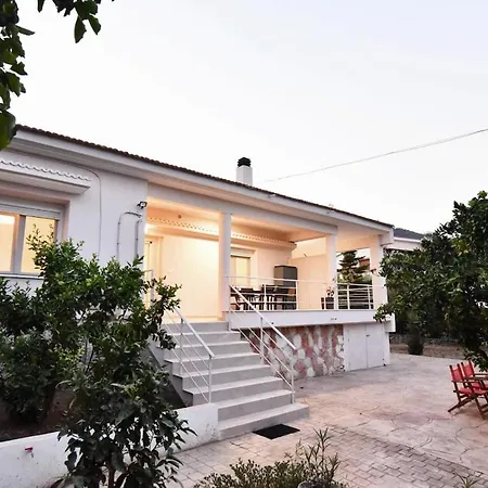 Adams 2 Hébergement de vacances PalaiónTsiflíkion